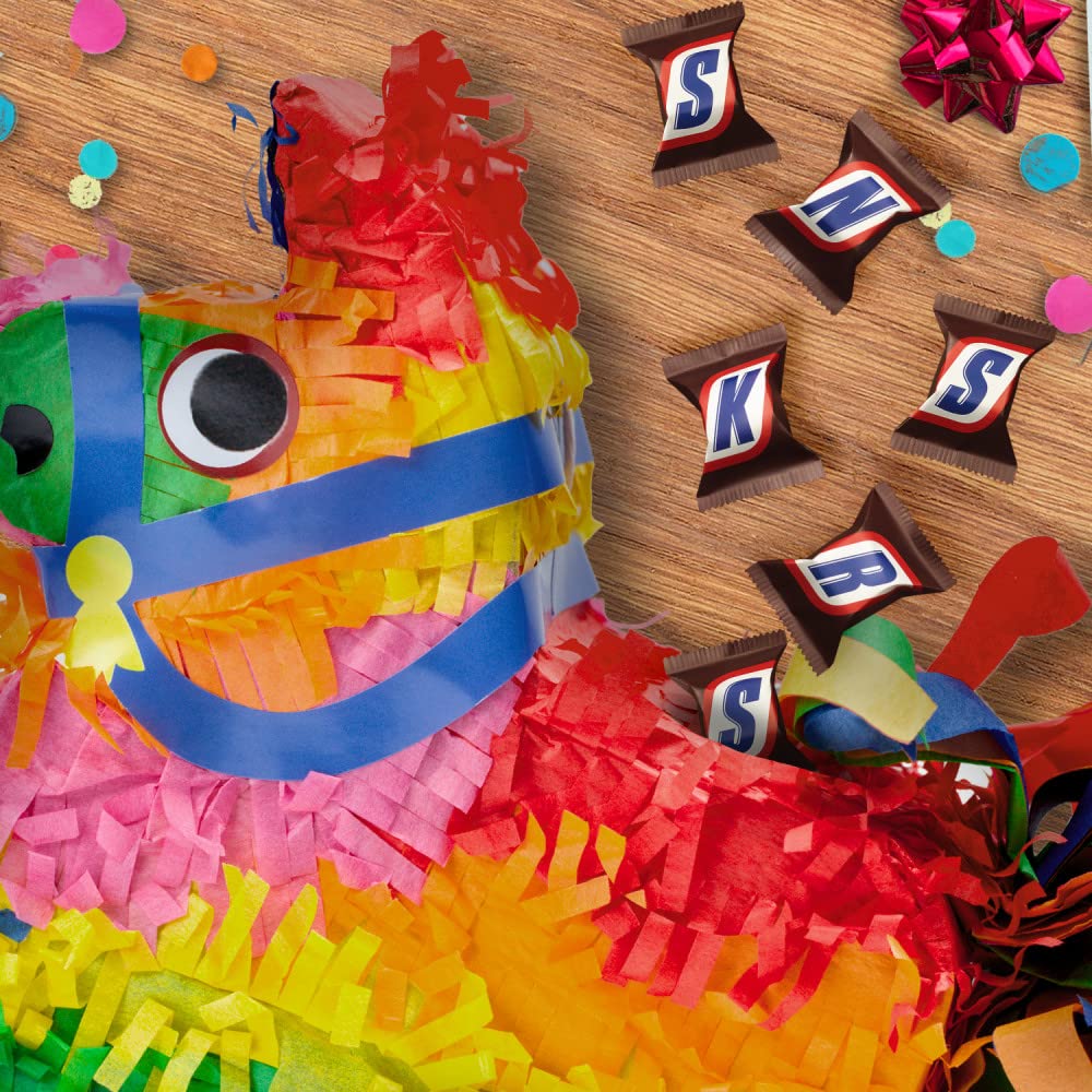 SNICKERS Minis Size Milk Chocolate Candy Bar Bulk Assortment, 35.6 oz Bag